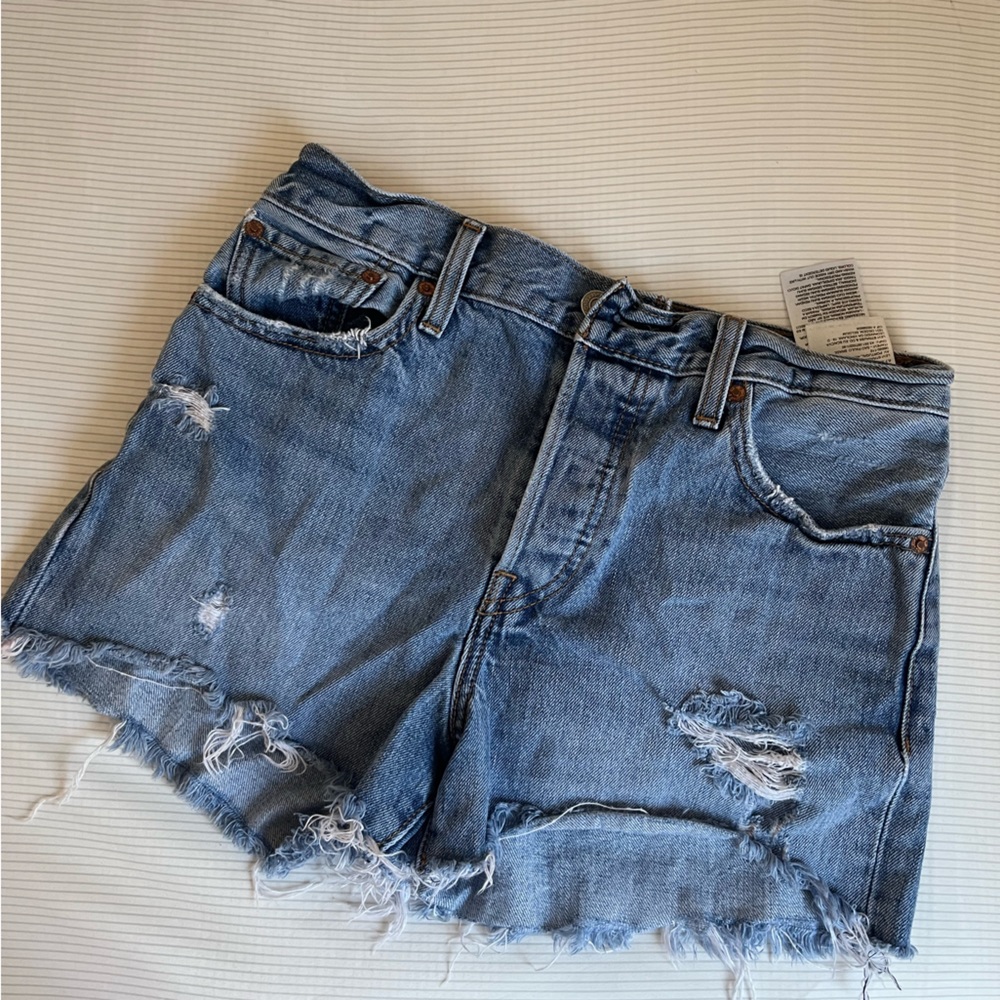 Dark Levi’s short